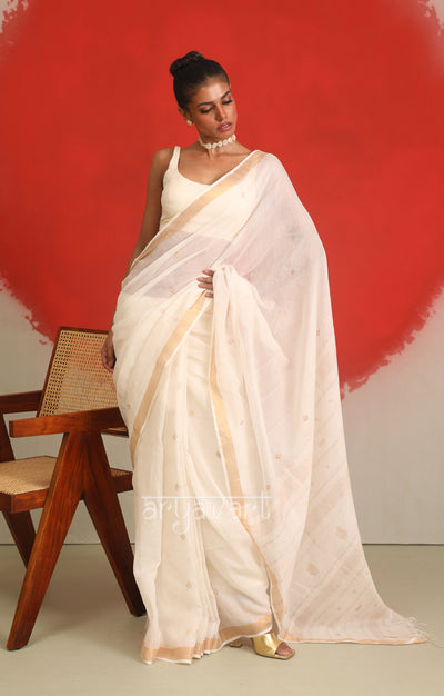 Striking White Saree With Woven Zari Jamdani Design