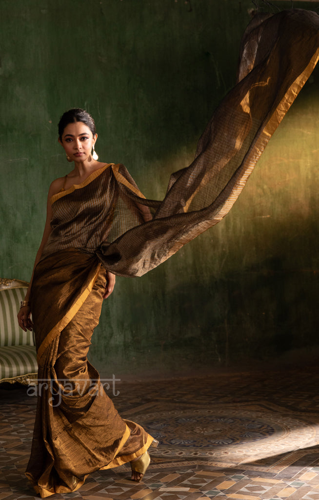 Stunning Gold Tissue Linen Saree With Stripped Pallu