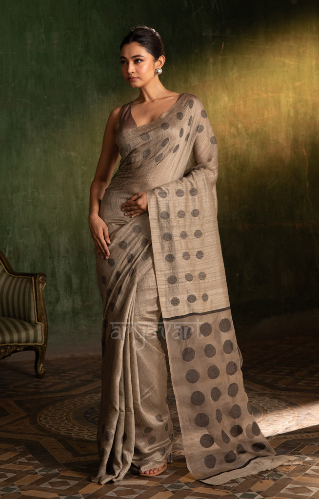 Grey Matka Silk Saree With Stunning Black Jamdani Polka Dots Design