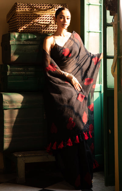 Stunning Black linen Saree With 'Tash' Jamdani Work In Red