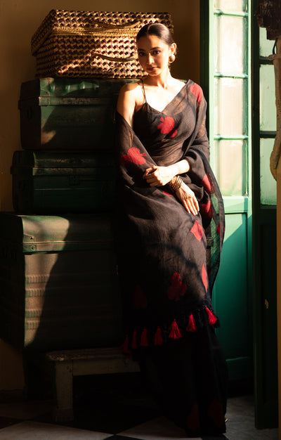 Stunning Black linen Saree With 'Tash' Jamdani Work In Red