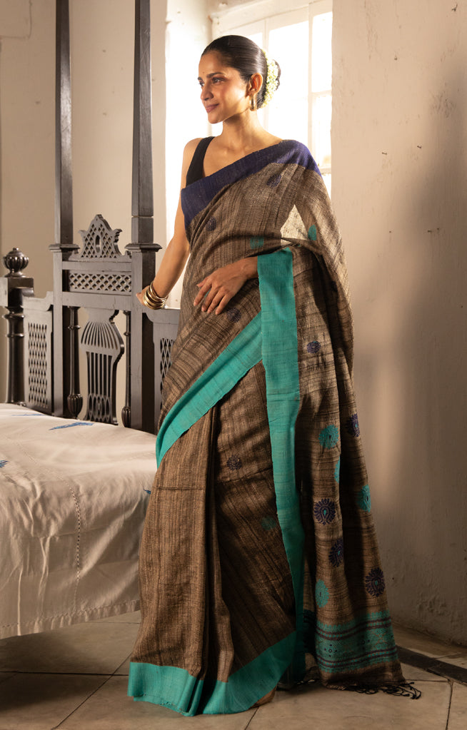 Ghicha Silk Saree With Contrasting Turquoise & Navy border And Woven Jamdani Buttas